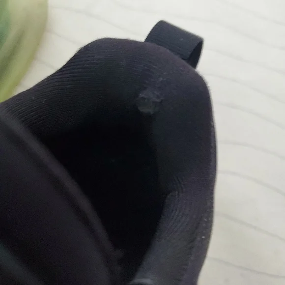 Nike Youth Air Max 720 Retro Future Size 7Y Black Volt Crimson Shoes AQ3196-005 - Picture 6 of 16